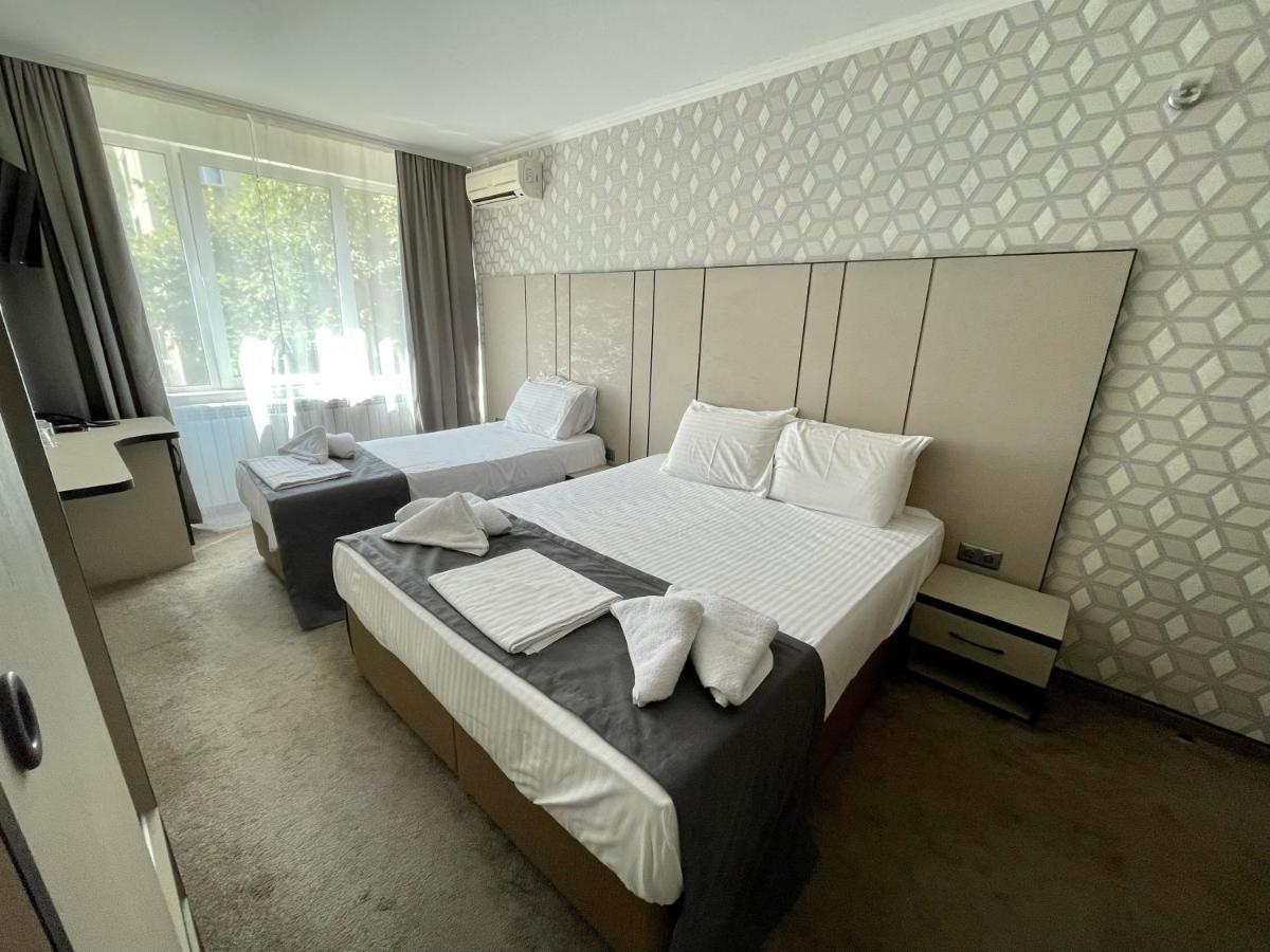 Hotel Cosmos Ruse Exterior foto